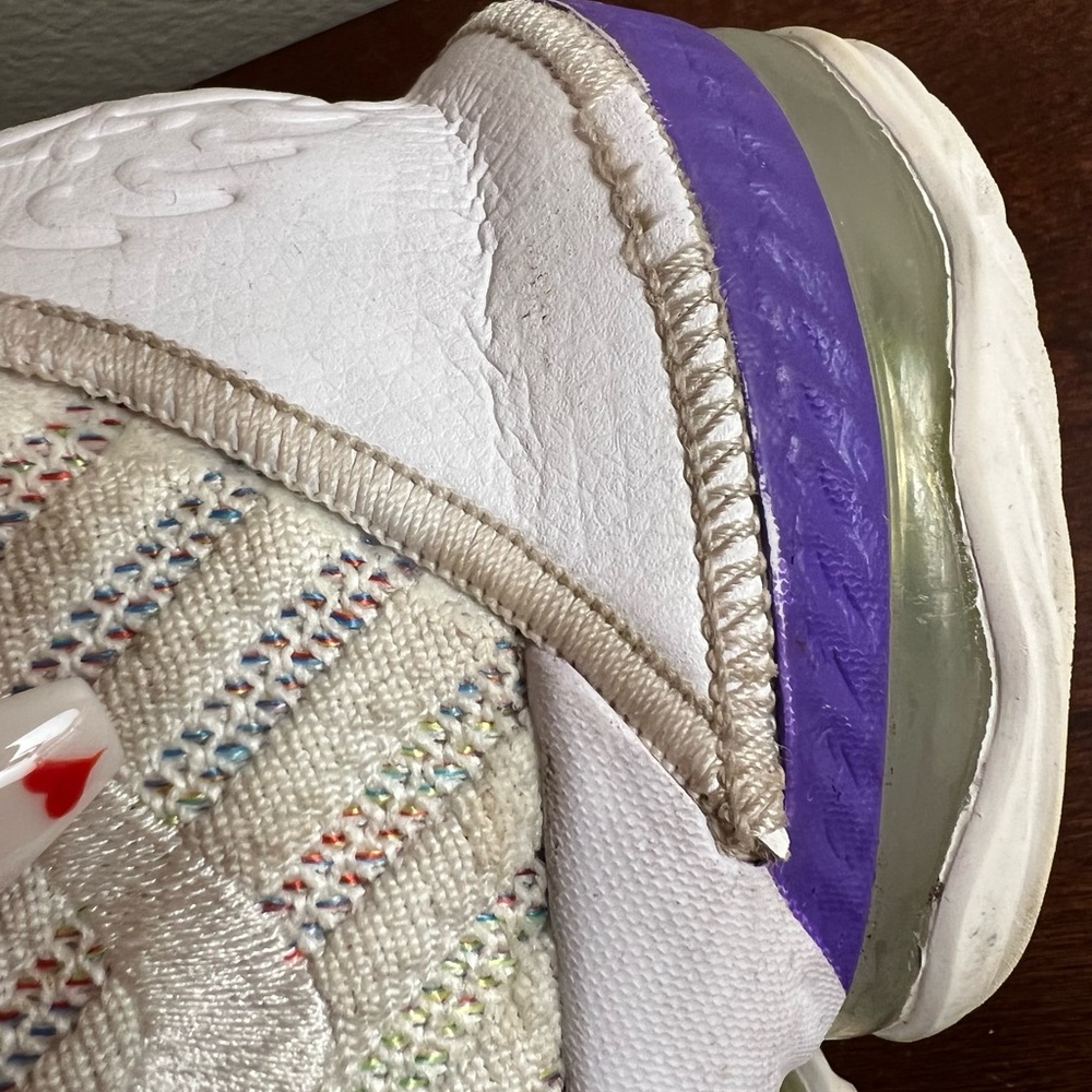 Nike Lebron 16 Buzz Lightyear Volt White Purple Grape AO2588-102 Men's Size 9.5 - Picture 6 of 16